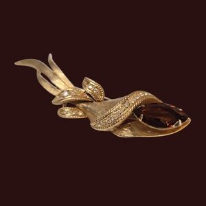 Sarah Coventry Large Amber Rhinestone "High Fashion" Brooch - 1960s